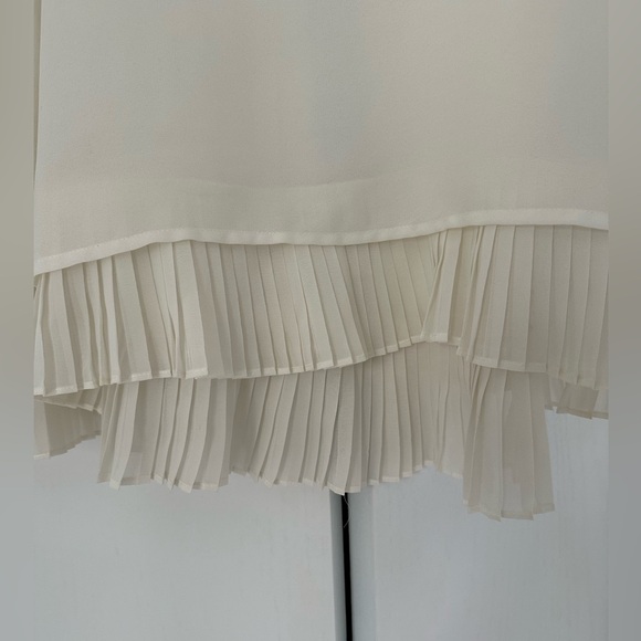 Abercrombie Pleated Hem Tank - Picture 3 of 3